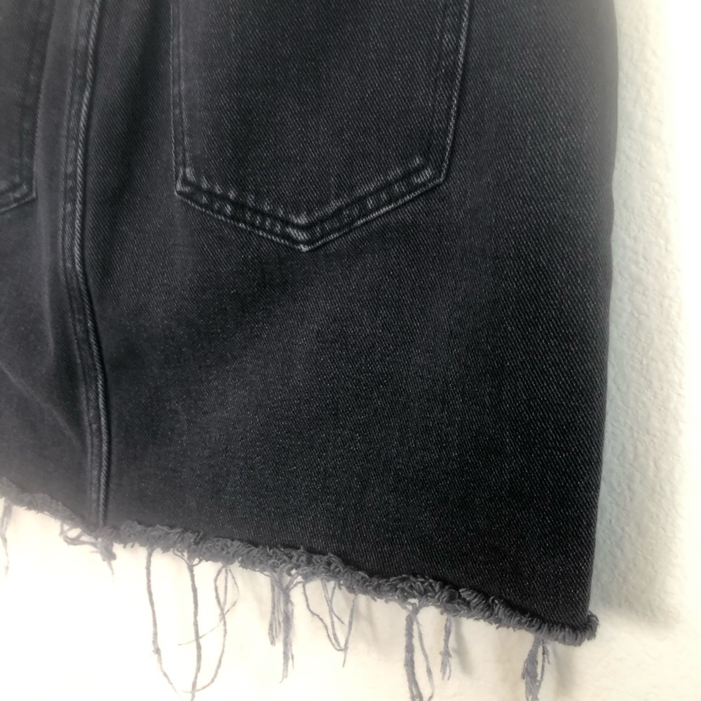 PacSun Black Raw Hem Zip Front Mini Skirt, 25 - Picture 4 of 8